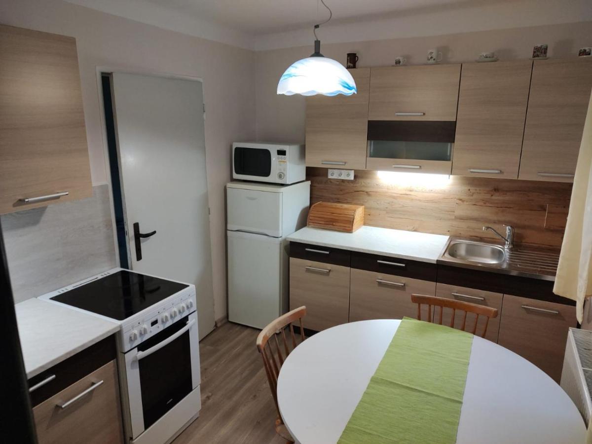 U Letiste Apartment Knezeves  Luaran gambar